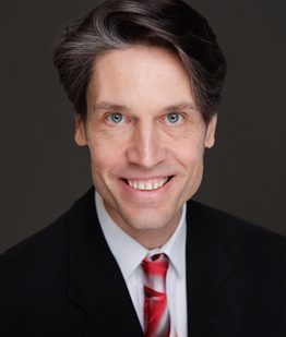 Portraitfoto von Christoph Schütz